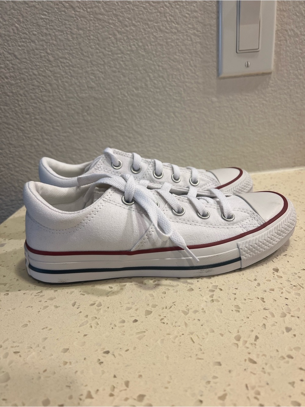 Converse White Low Top Sneakers with Red Stripe. Brand new. Never worn - Picture 3 of 6